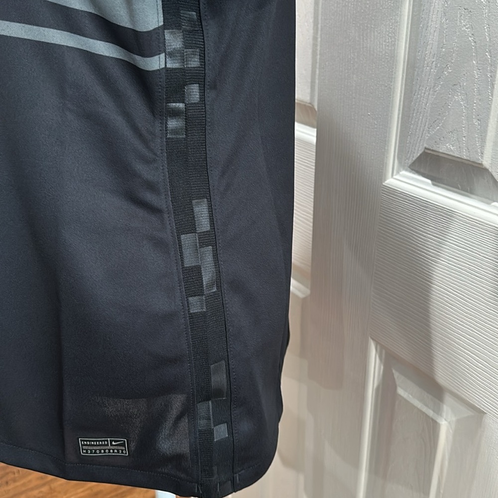 Nike Women’s Jersey Size  L - Picture 7 of 15
